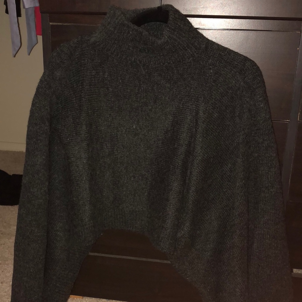 Crop top sweater